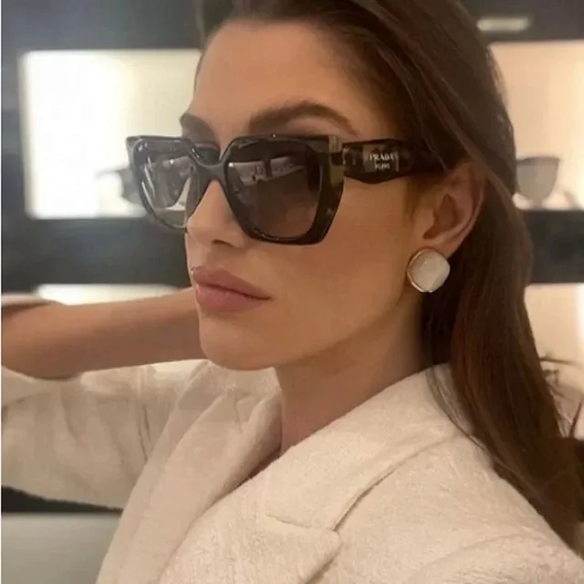 Prada Eyewear 30092 geometric-frame sunglasses product detail image 7