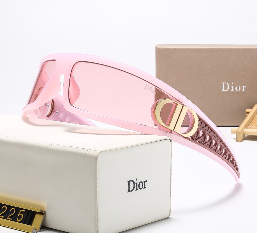 Dior Eyewear Sunglasses — TH-011