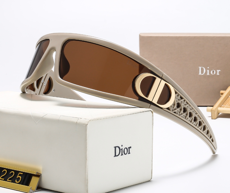 Dior Eyewear Sunglasses — TH-013