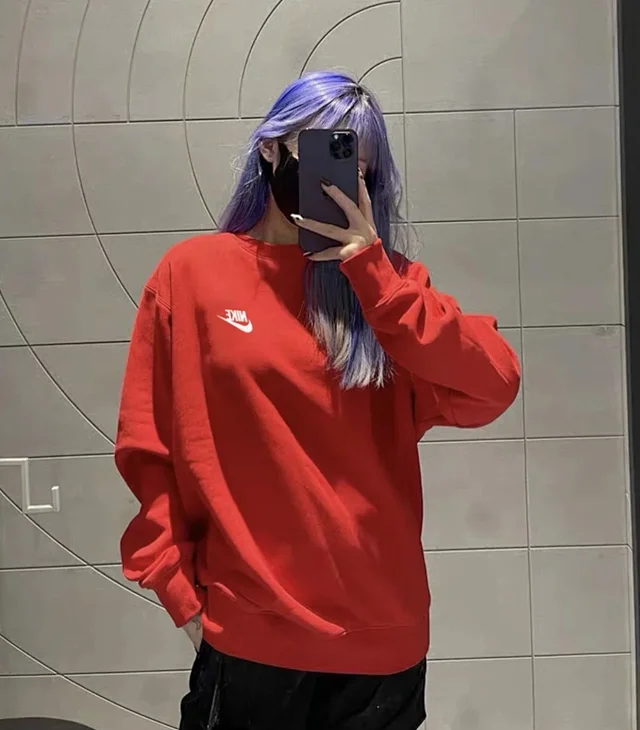 Nike Hoodies & Sweatshirts Crewneck Logo Sweatshirt product detail image 2