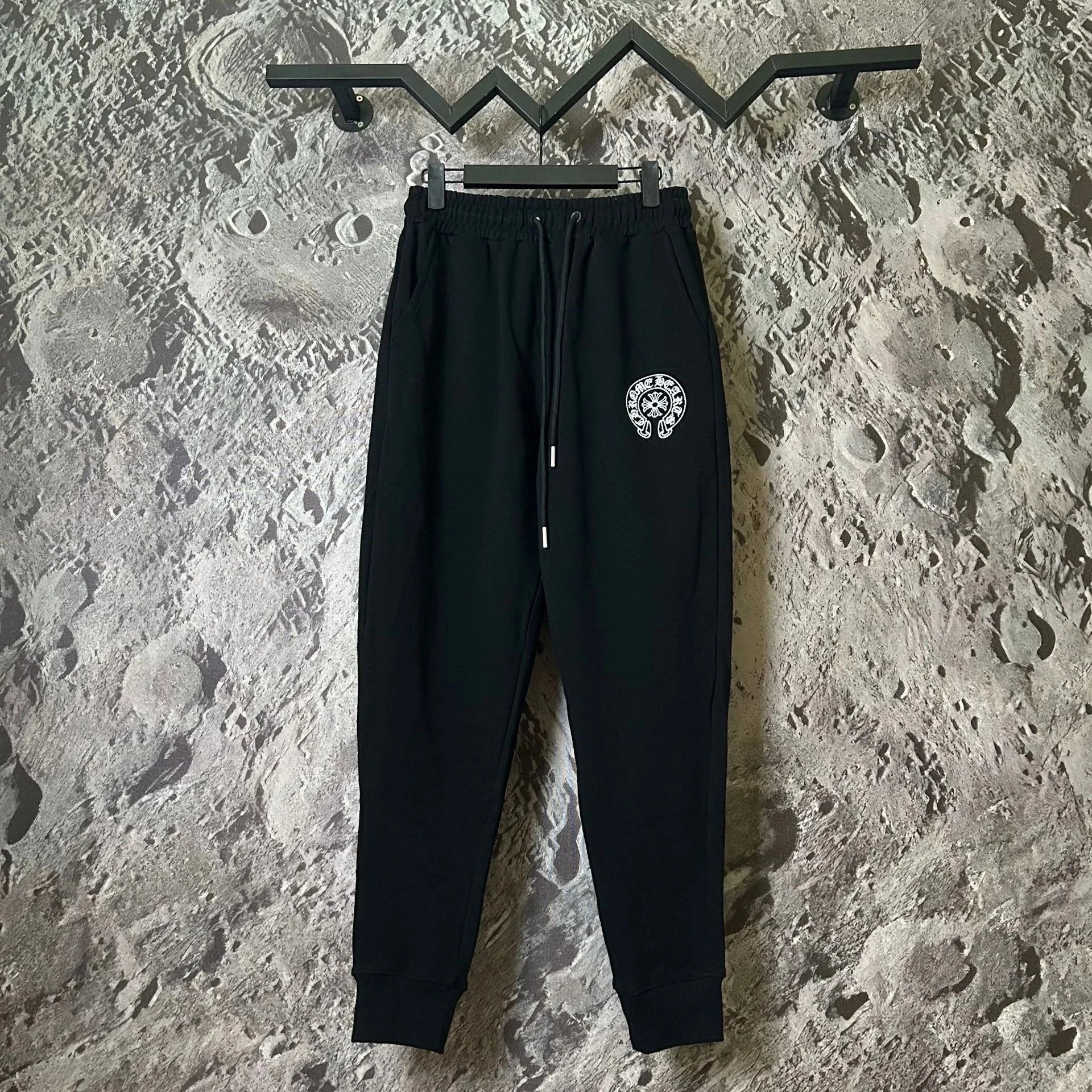 Design Embroidered Logo Sweatpants Black - 9