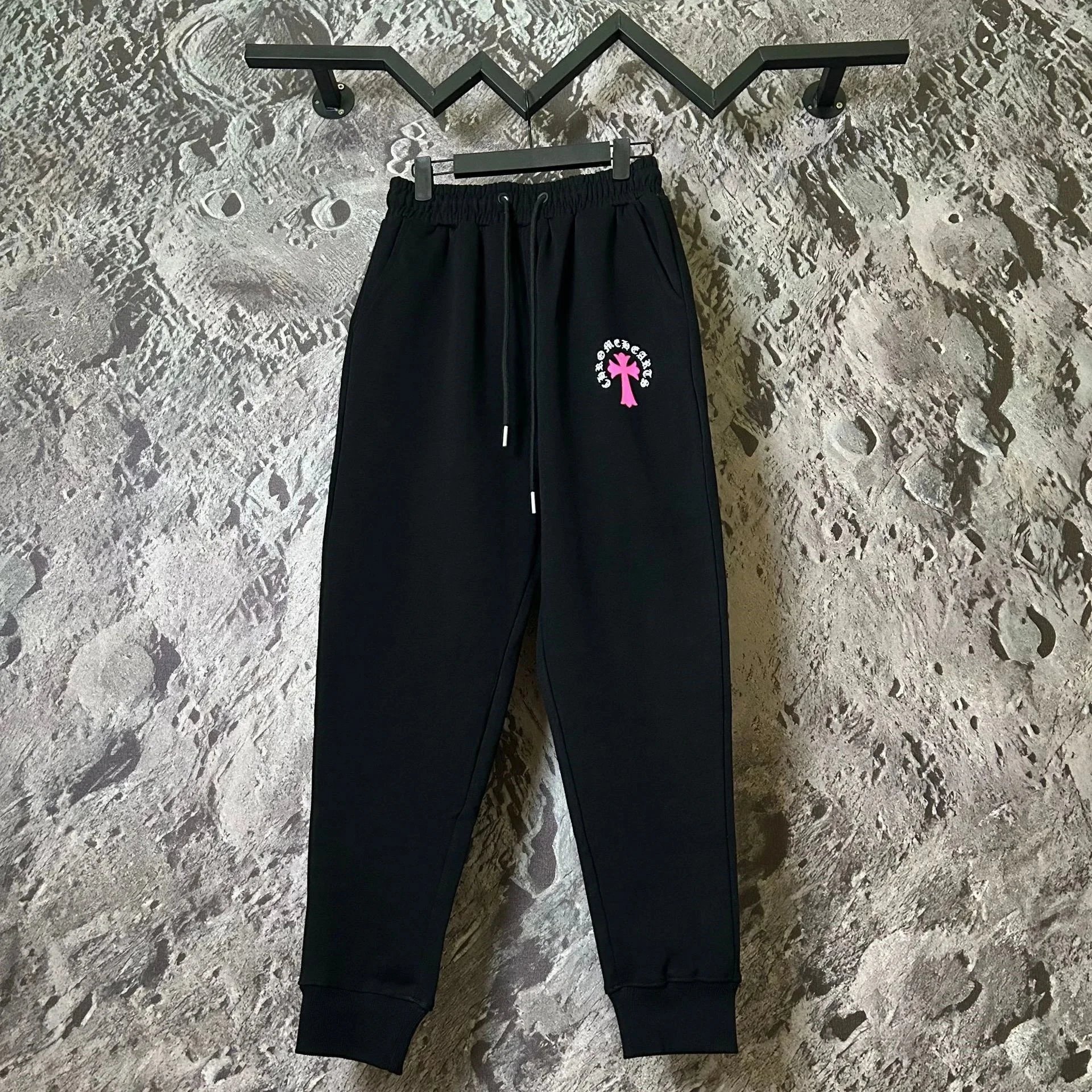 Design Embroidered Logo Sweatpants Black - 7