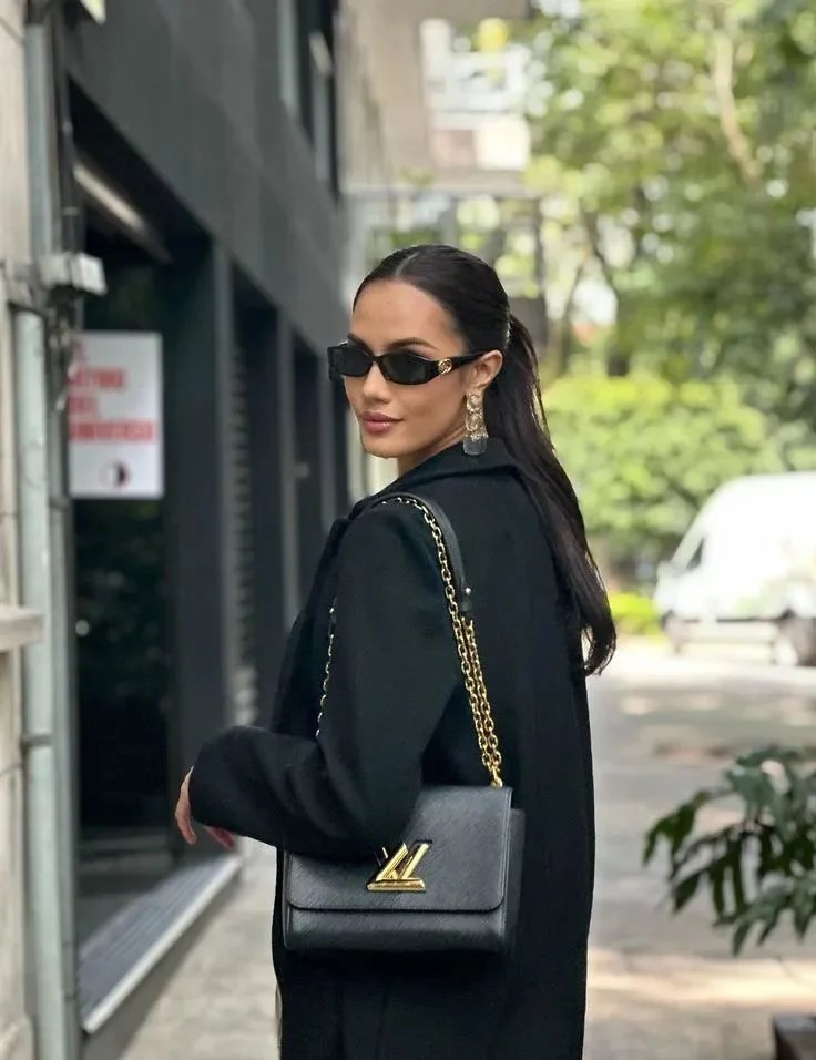 Gucci Eyewear Sunglasses with gold-tone frame accents image 4