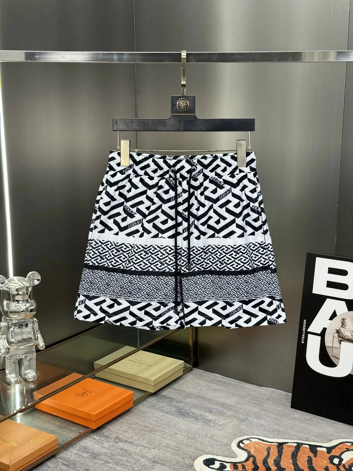 Versace Logo Print Monogram Skirt White / Black