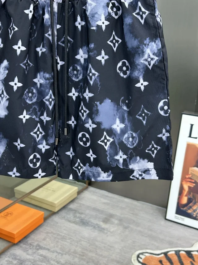 Dior Shorts Elastic-Waist Drawstring Printed product detail image 9