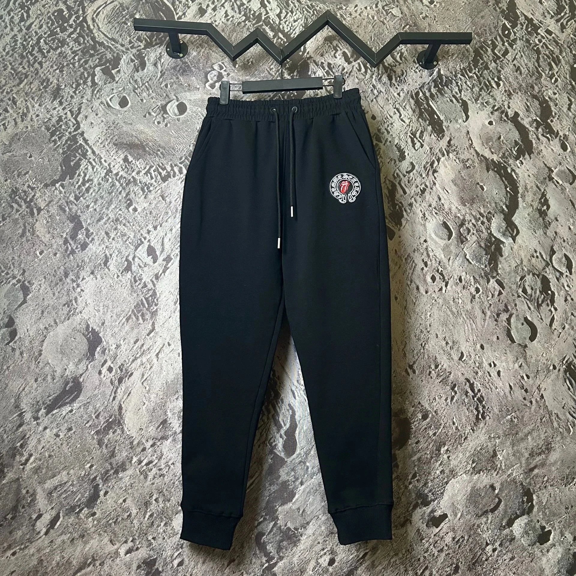 Design Embroidered Logo Sweatpants Black - 5