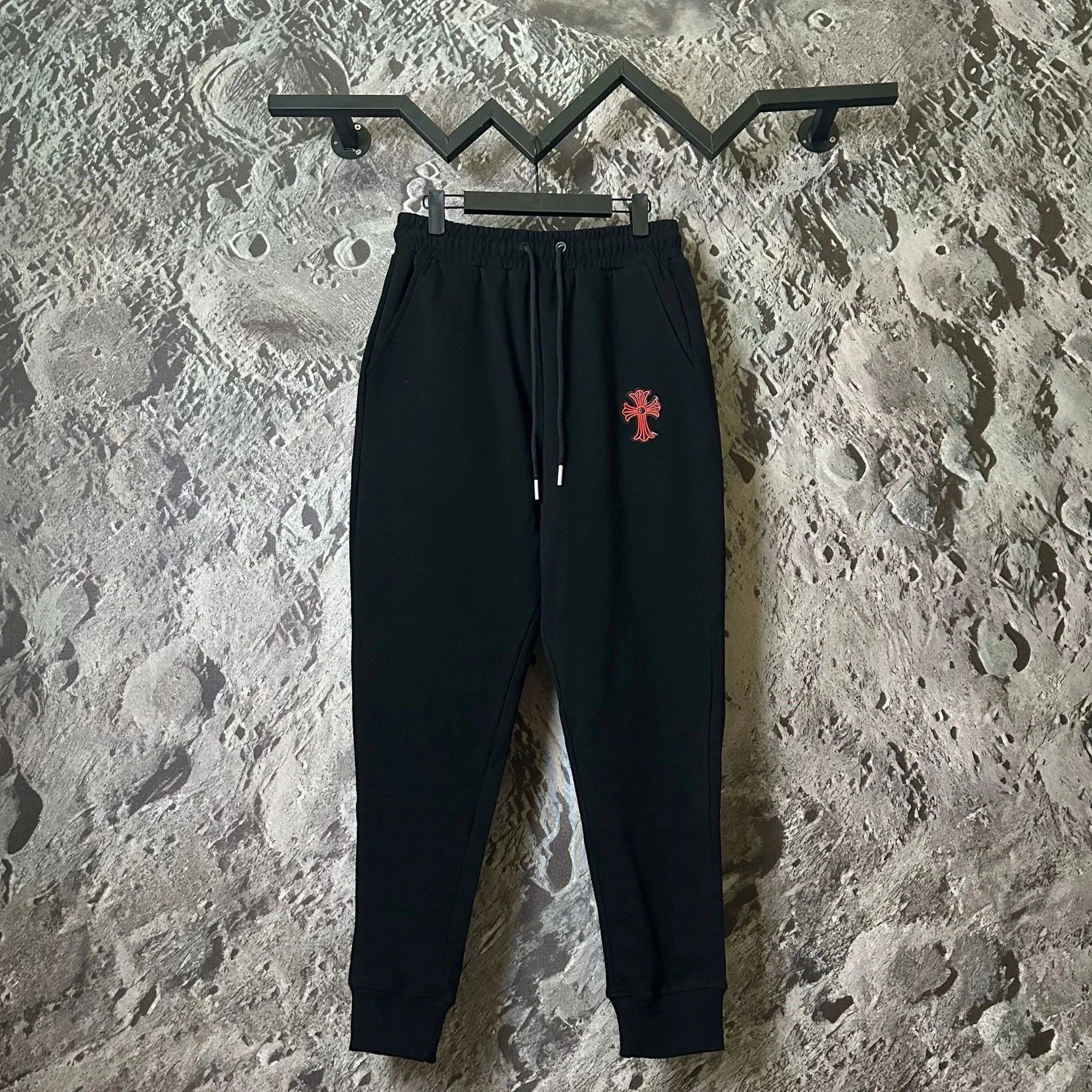 Design Embroidered Logo Sweatpants Black - 14