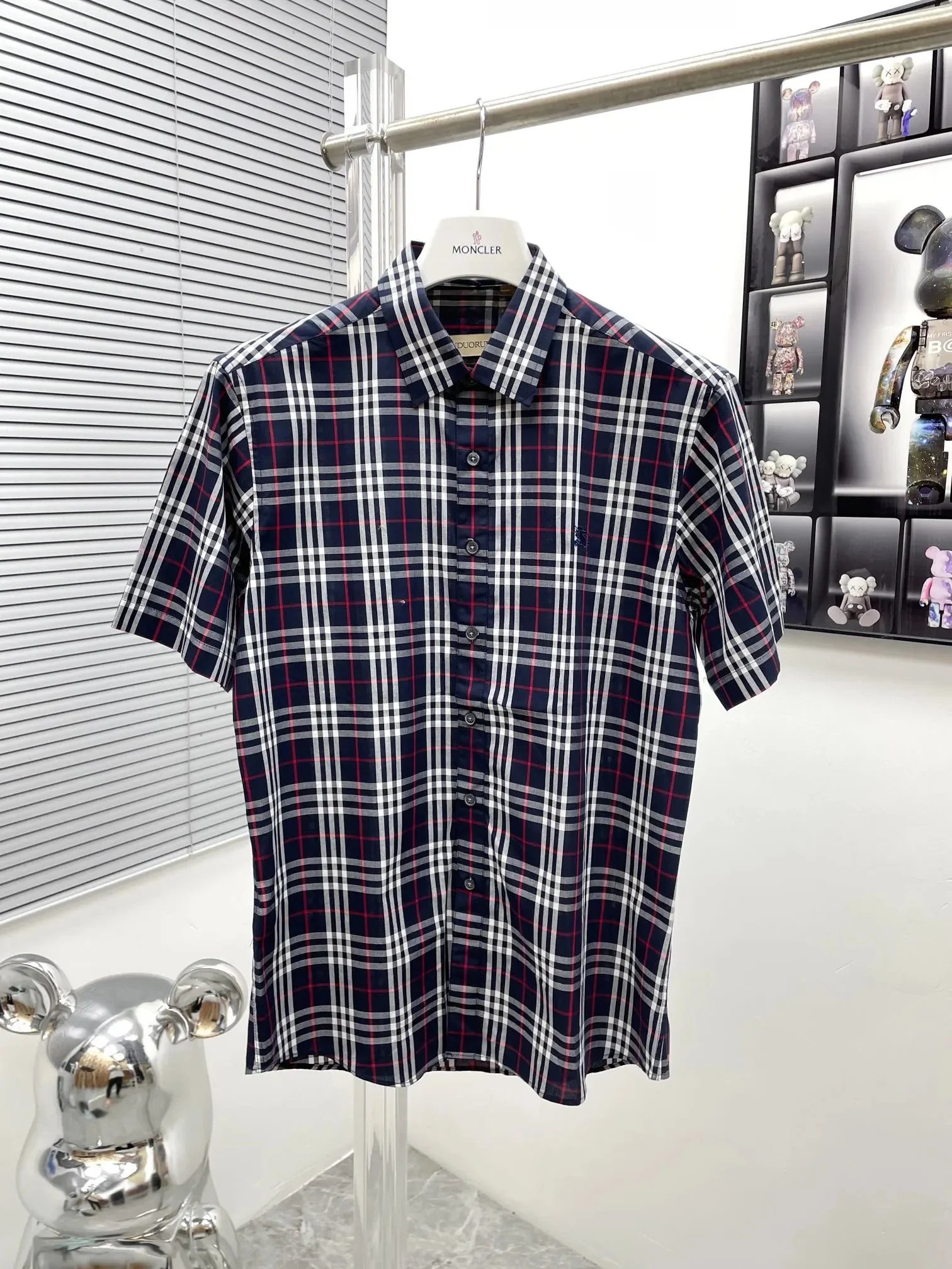 Burberry Shirts Short-sleeve button-front plaid shirt — UM002