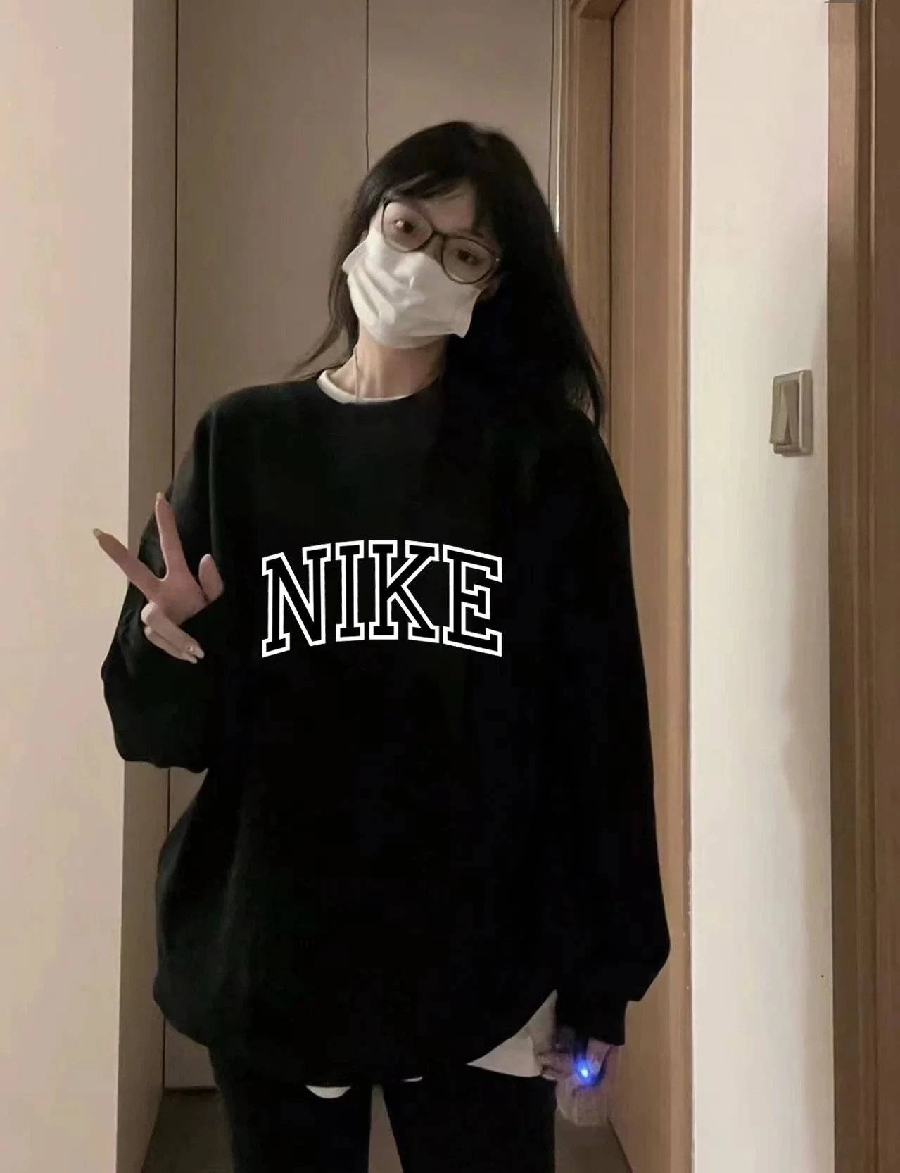 Nike Hoodies & Sweatshirts Crewneck Logo Sweatshirt image 5