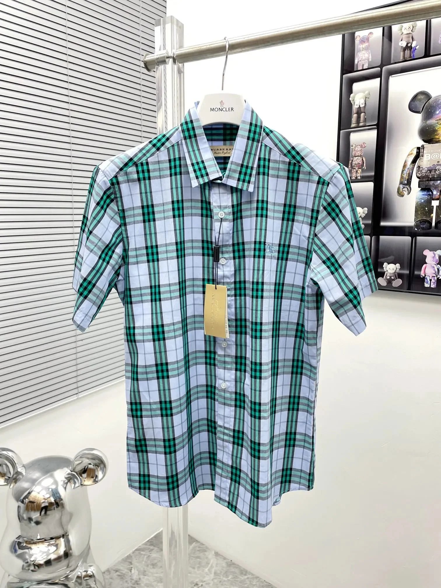 Burberry Shirts Short-sleeve button-front plaid shirt — UM003