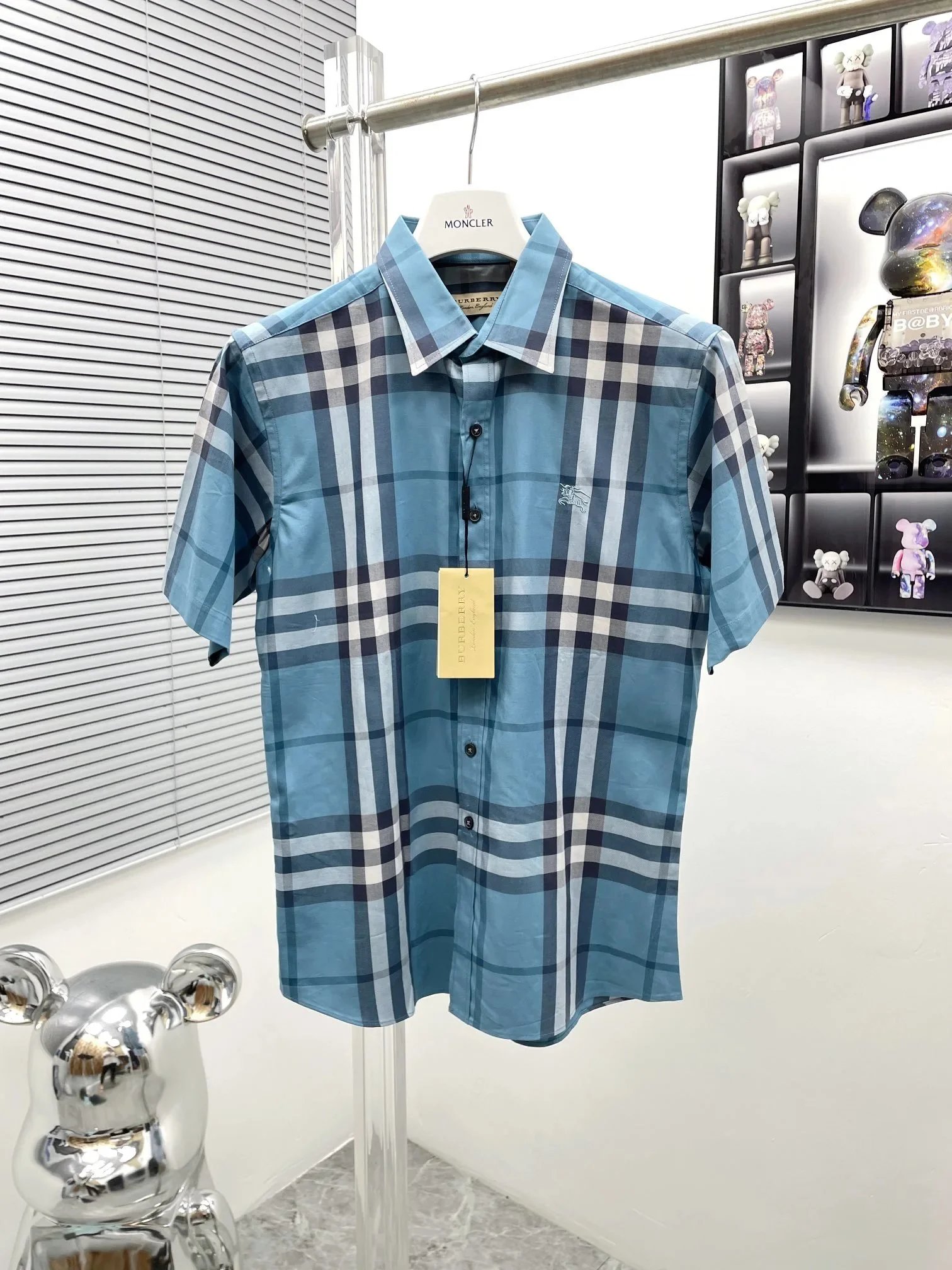 Burberry Shirts Short-sleeve button-front plaid shirt — UM009