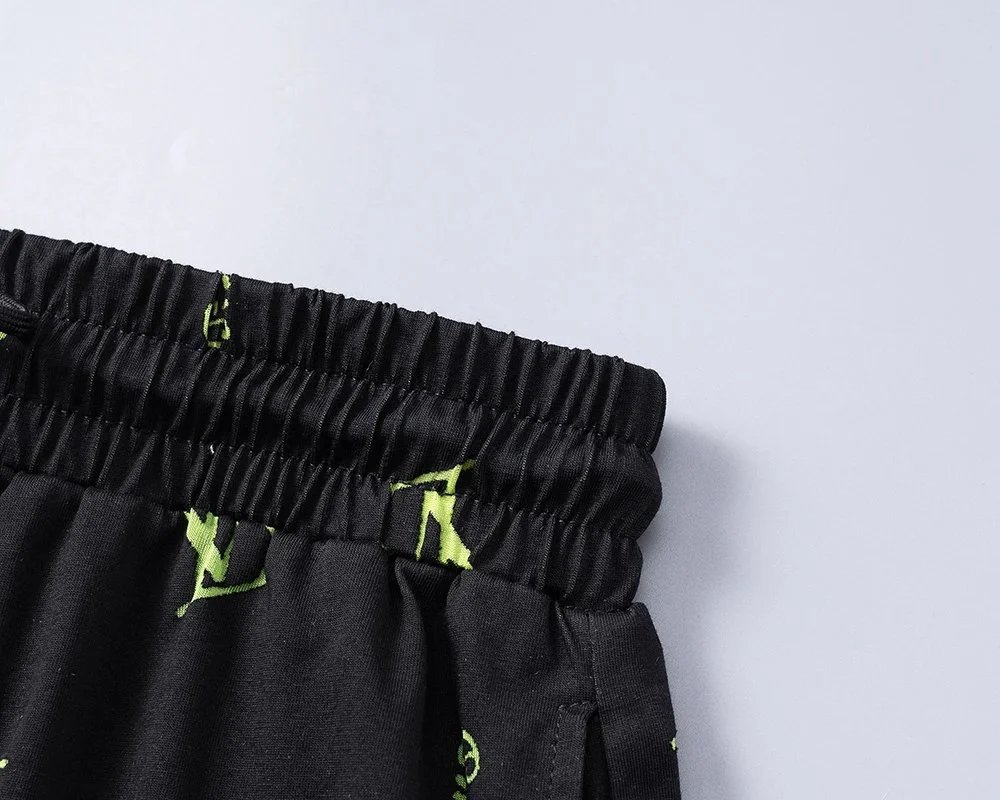 Gucci All-Over Logo Print Black T-Shirt and Shorts Set - 12