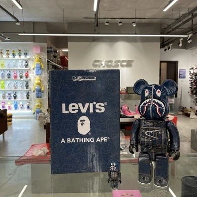 Levi's 400%（28 CM）