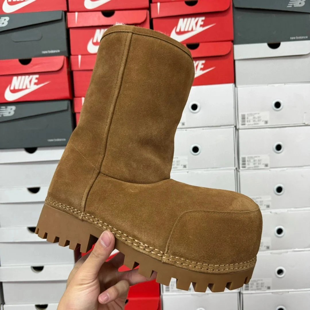 Alaska Fur Snow Boot photo 6