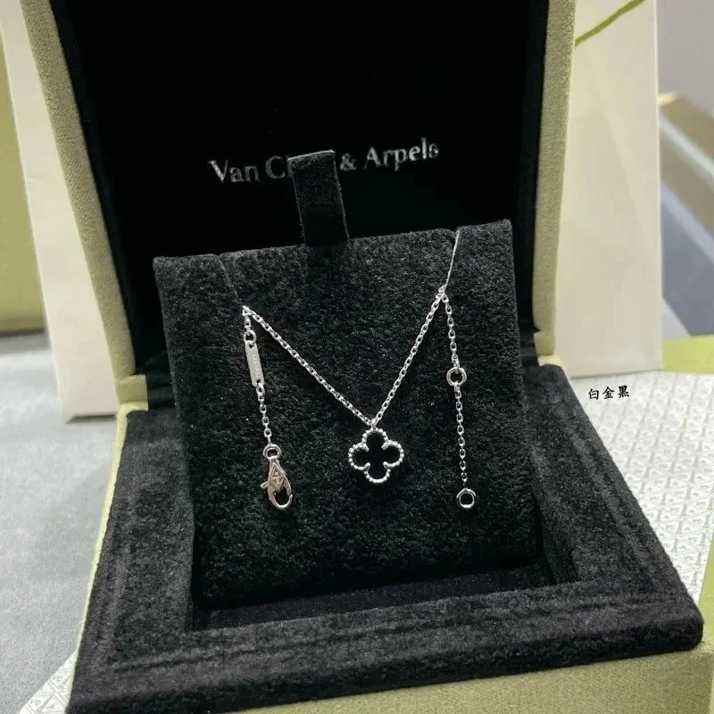 Van Cleef & Arpels Jewelry Four-leaf clover pendant necklace — 7
