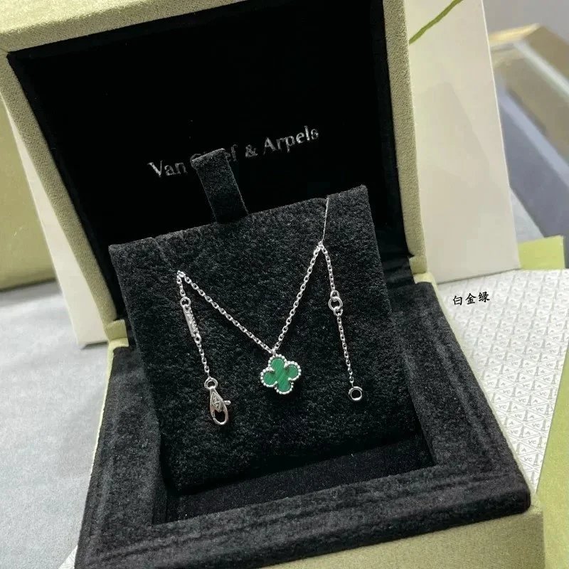 Van Cleef & Arpels Jewelry Four-leaf clover pendant necklace — 11