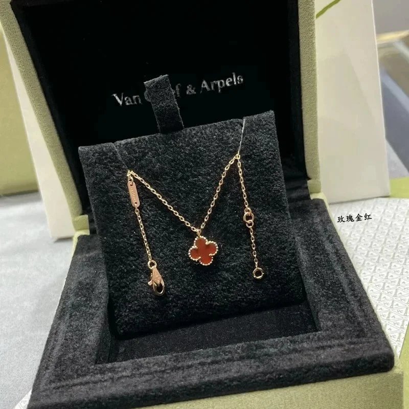 Van Cleef & Arpels Jewelry Four-leaf clover pendant necklace — 14