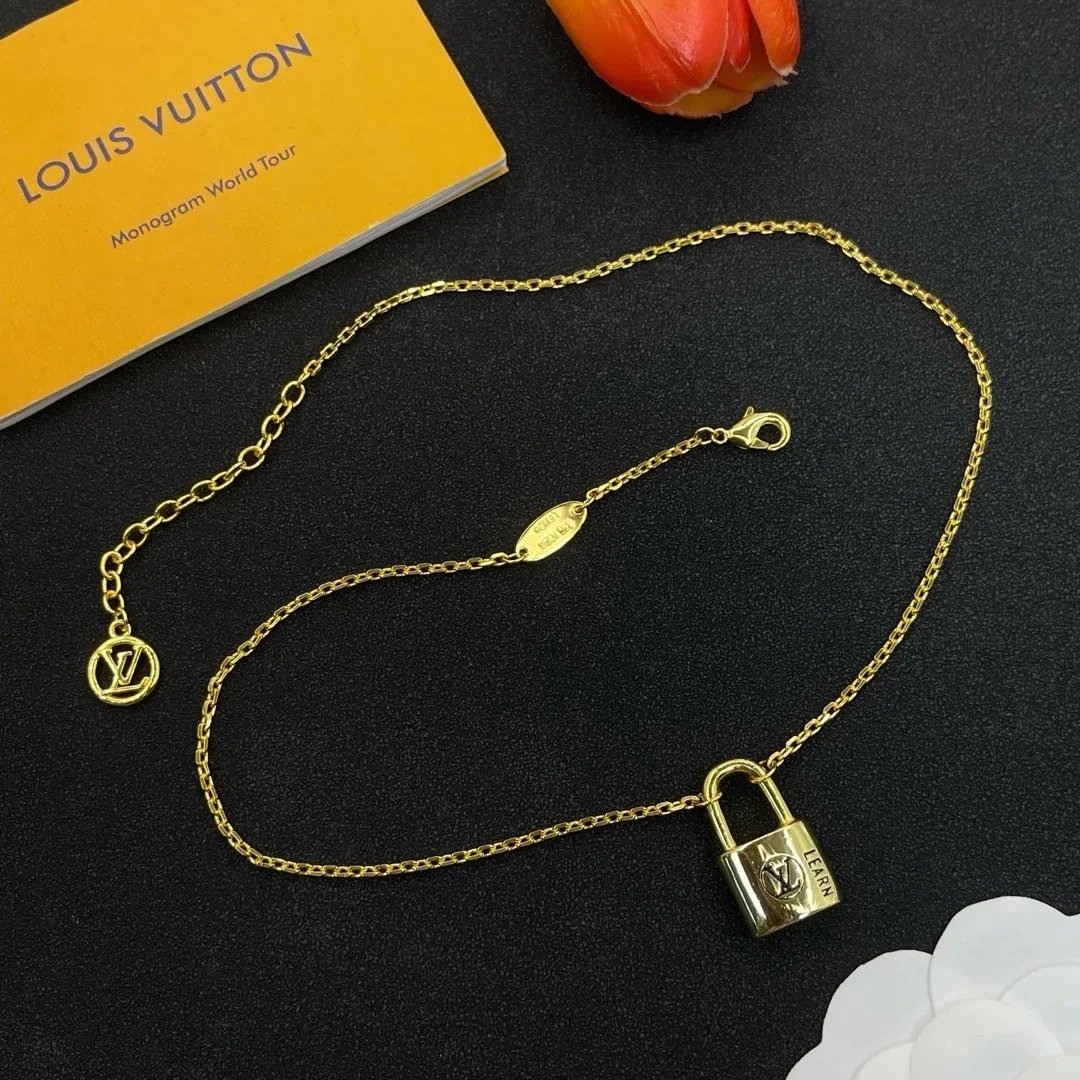 Gold-Tone Padlock Pendant Necklace P110(67-99) - Jewelry Spreadsheet, Jewelry Picks - 142543