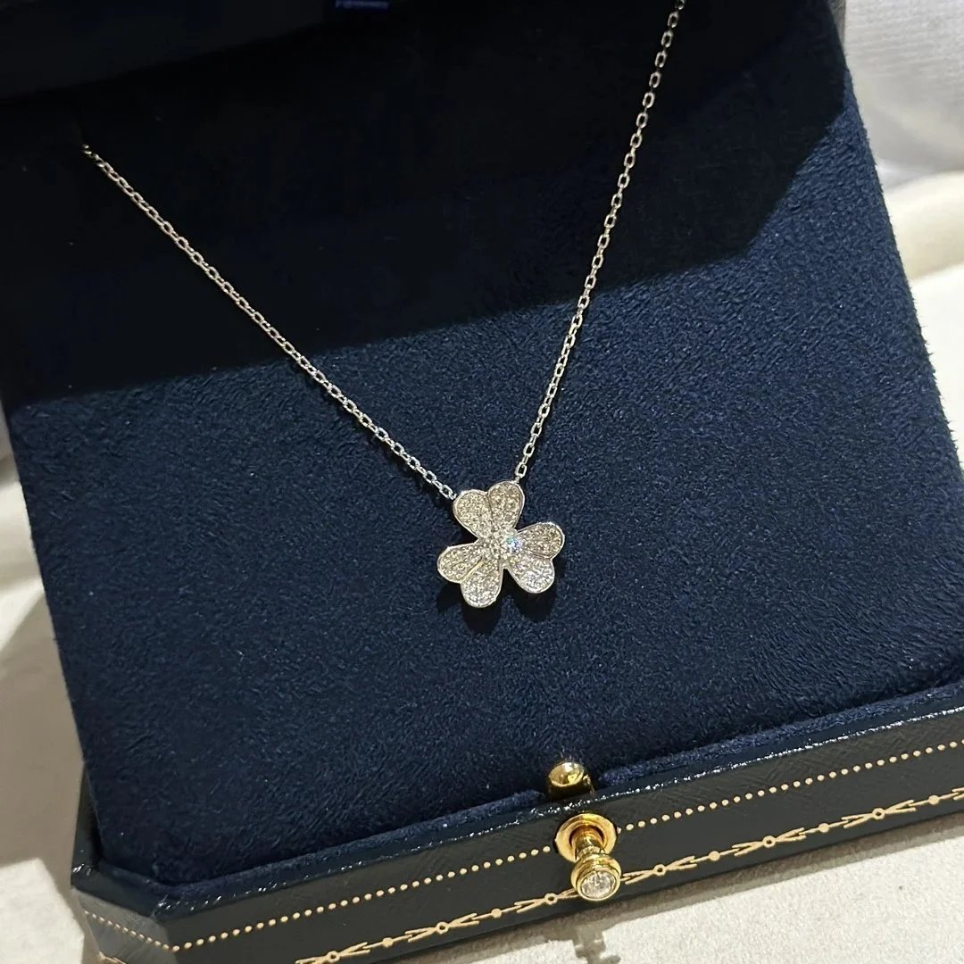 P150-W68 Clover-Pendant Necklace - Litbuy spreadsheet - 147986