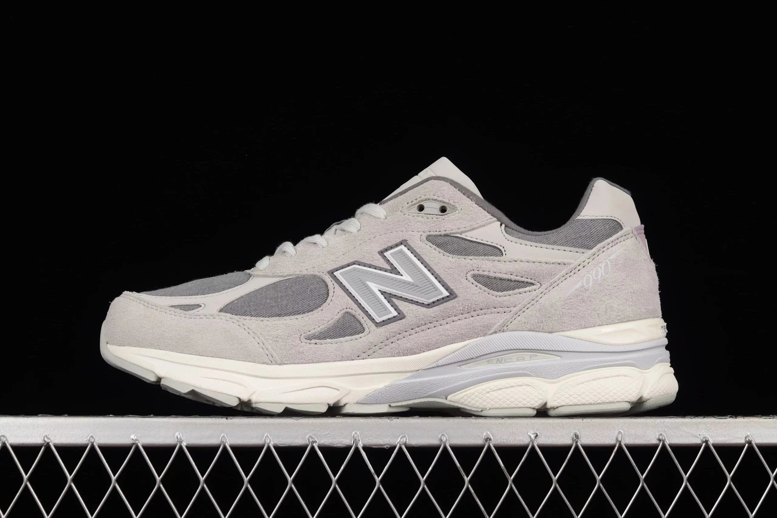 New Balance M990LV3 Levi's