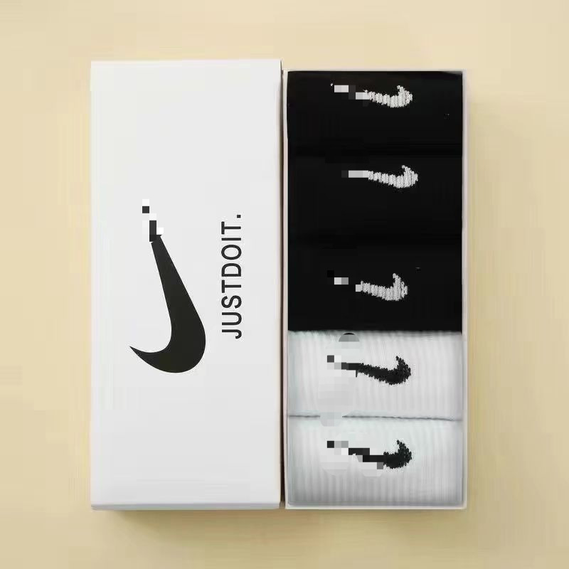 5 pairs [Black+Black+Black+White+White]