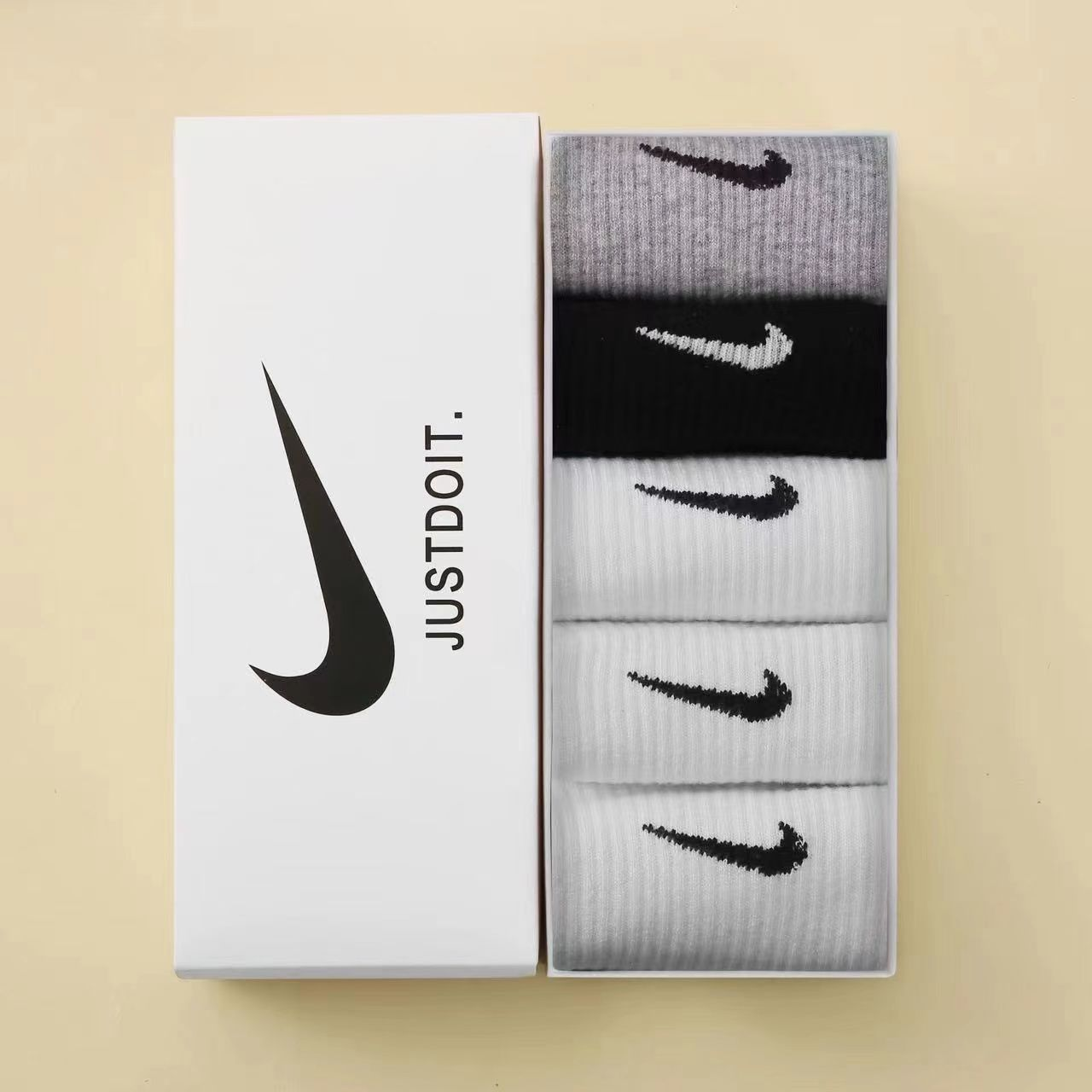 5 pairs [white+white+white+black+gray]