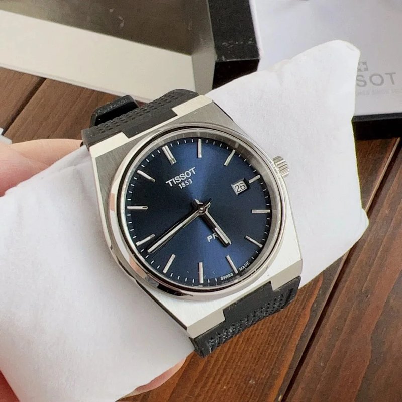 Watch from Three-legged