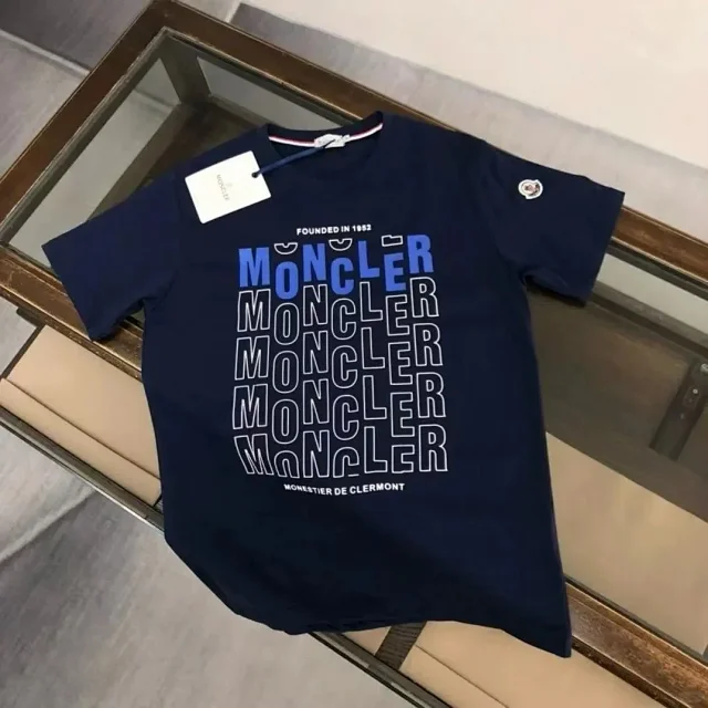 Moncler T-Shirts Short-Sleeve Logo Graphic T-Shirt product detail image 6