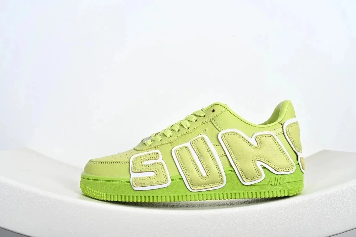 Nike x Supreme Air Force 1 Low Sneakers — Lime product photo 2