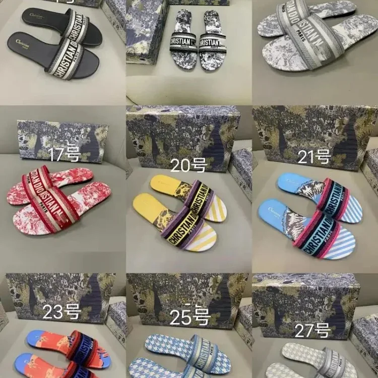 Burberry slippers