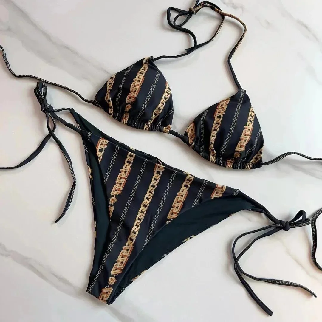  Fashionable swimsui
