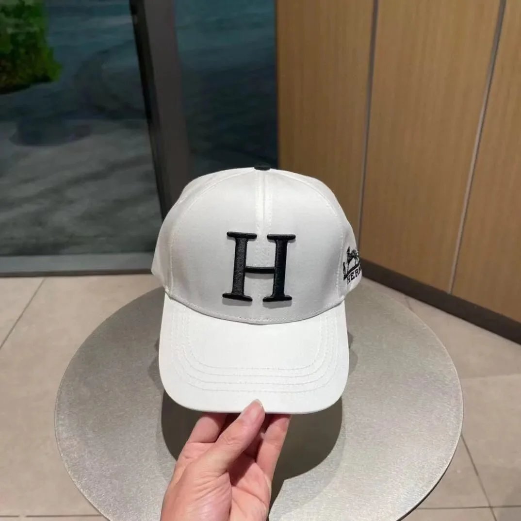 Hermès Embroidered H Logo Baseball Cap