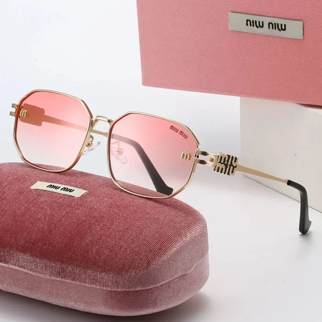 Miu Eyewear Logo-Temple Sunglasses product detail image 7