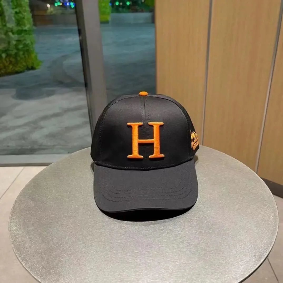 Hermès Embroidered H Logo Baseball Cap product photo 3