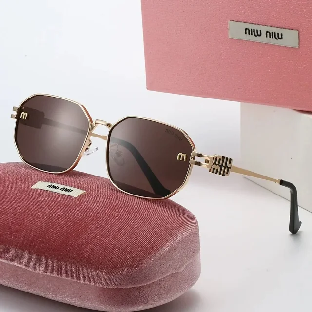 Miu Eyewear Logo-Temple Sunglasses product detail image 6