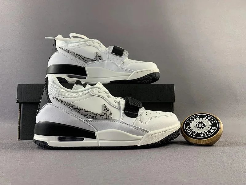 Nike Lifestyle Sneakers with Elephant Print Swoosh