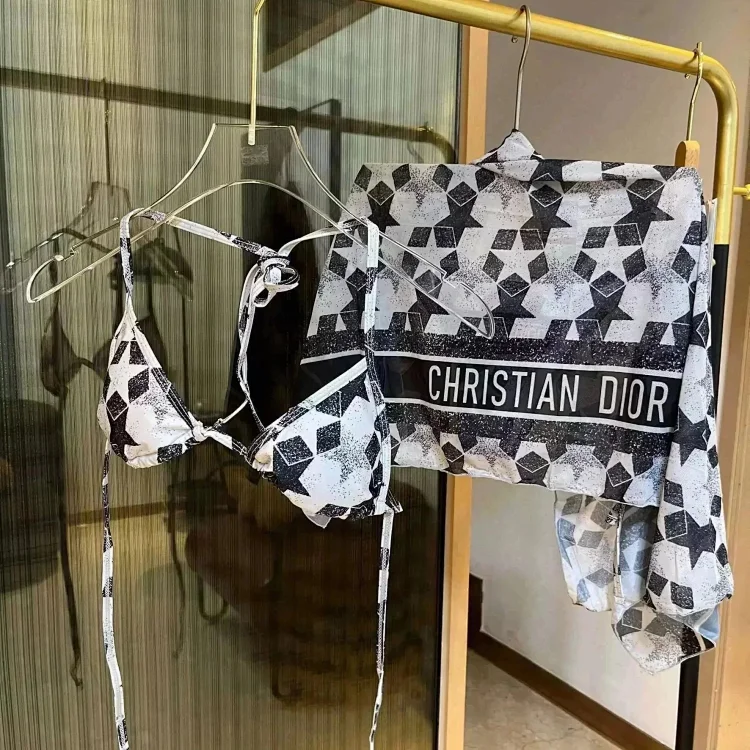 Fashion swimwear