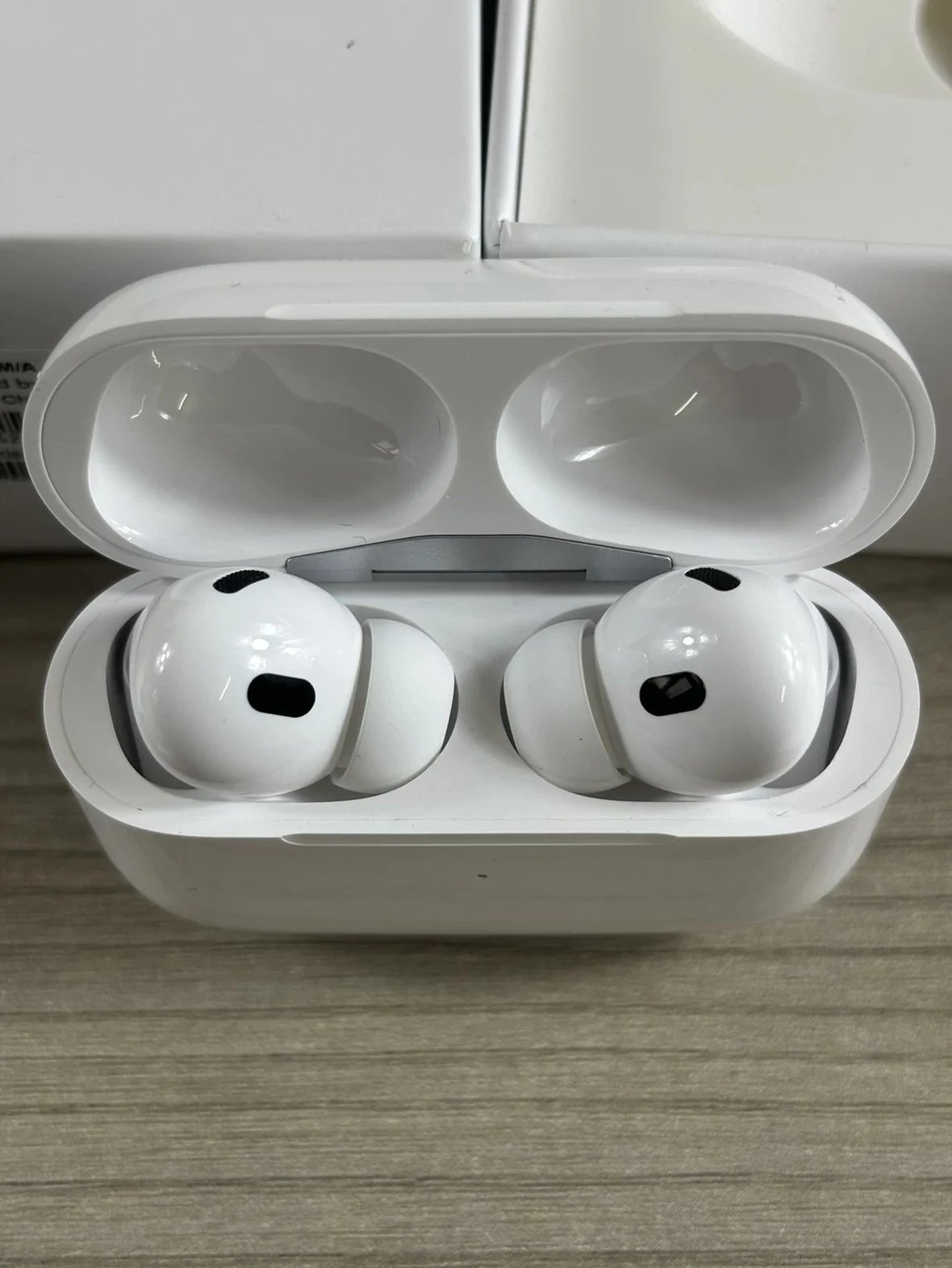 Apple AirPods Pro (2nd Generation) Wireless Earbuds with Charging Case product photo 4