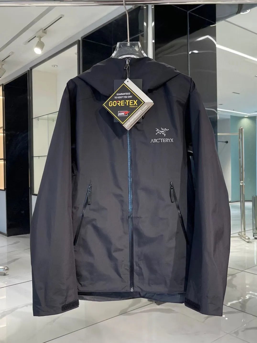 鸟  szn uu n 连帽外套