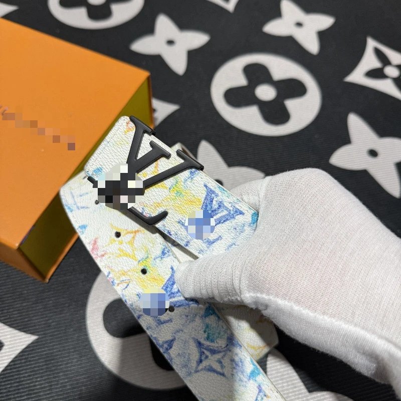 White Graffiti Black Buckle [No Gift Box]