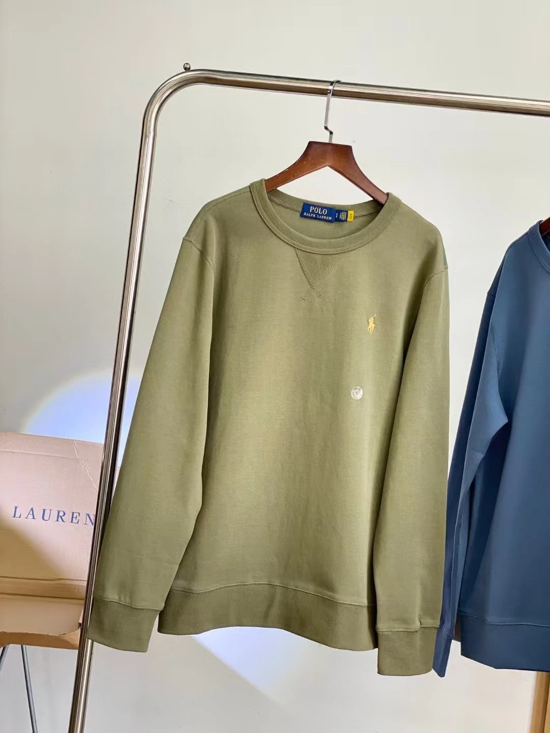 Ralph Lauren Crewneck — army green colorway — USFans Spreadsheet photo
