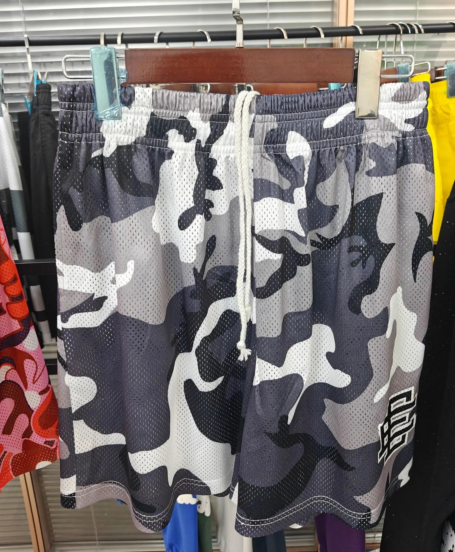 EE Short ( 30+ colorways) — E39 colorway — USFans Spreadsheet photo