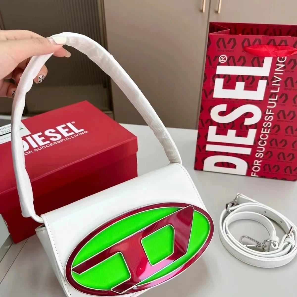 Diesel Bag — White and green colorway — USFans Spreadsheet photo