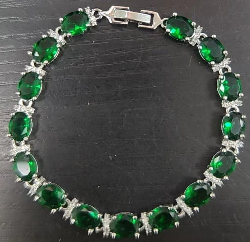 Random Bracelet — B00331 green colorway — USFans Spreadsheet photo