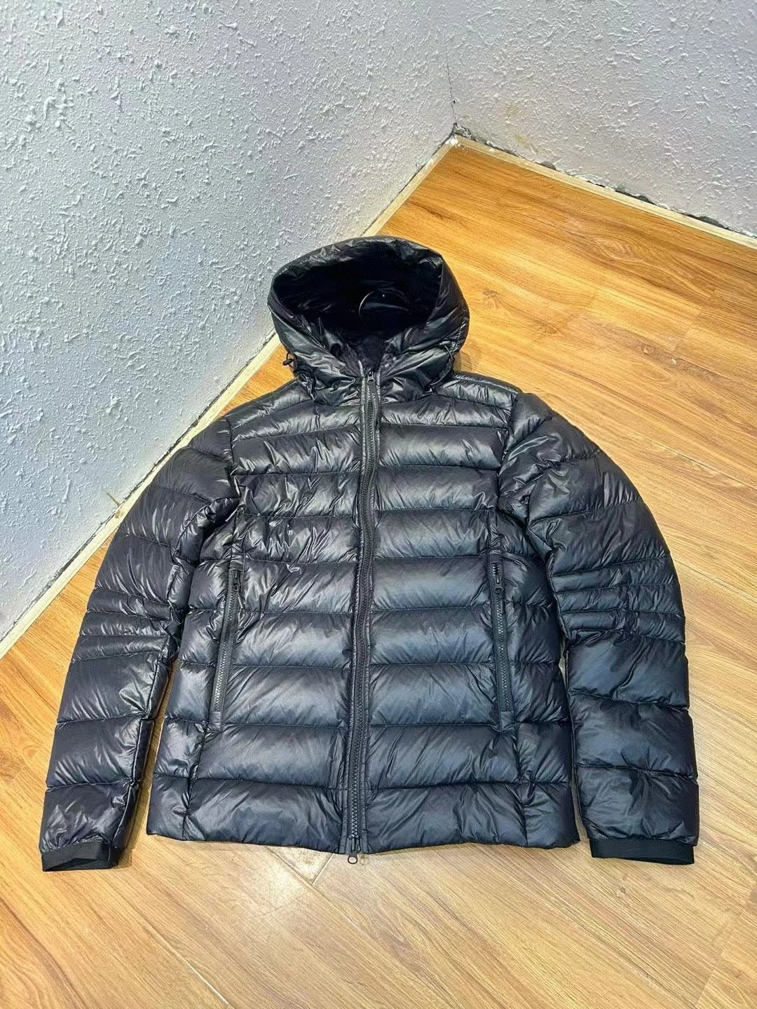 Canada Goose Crofton Hoodie — 2227 Black with a red label colorway — USFans Spreadsheet photo