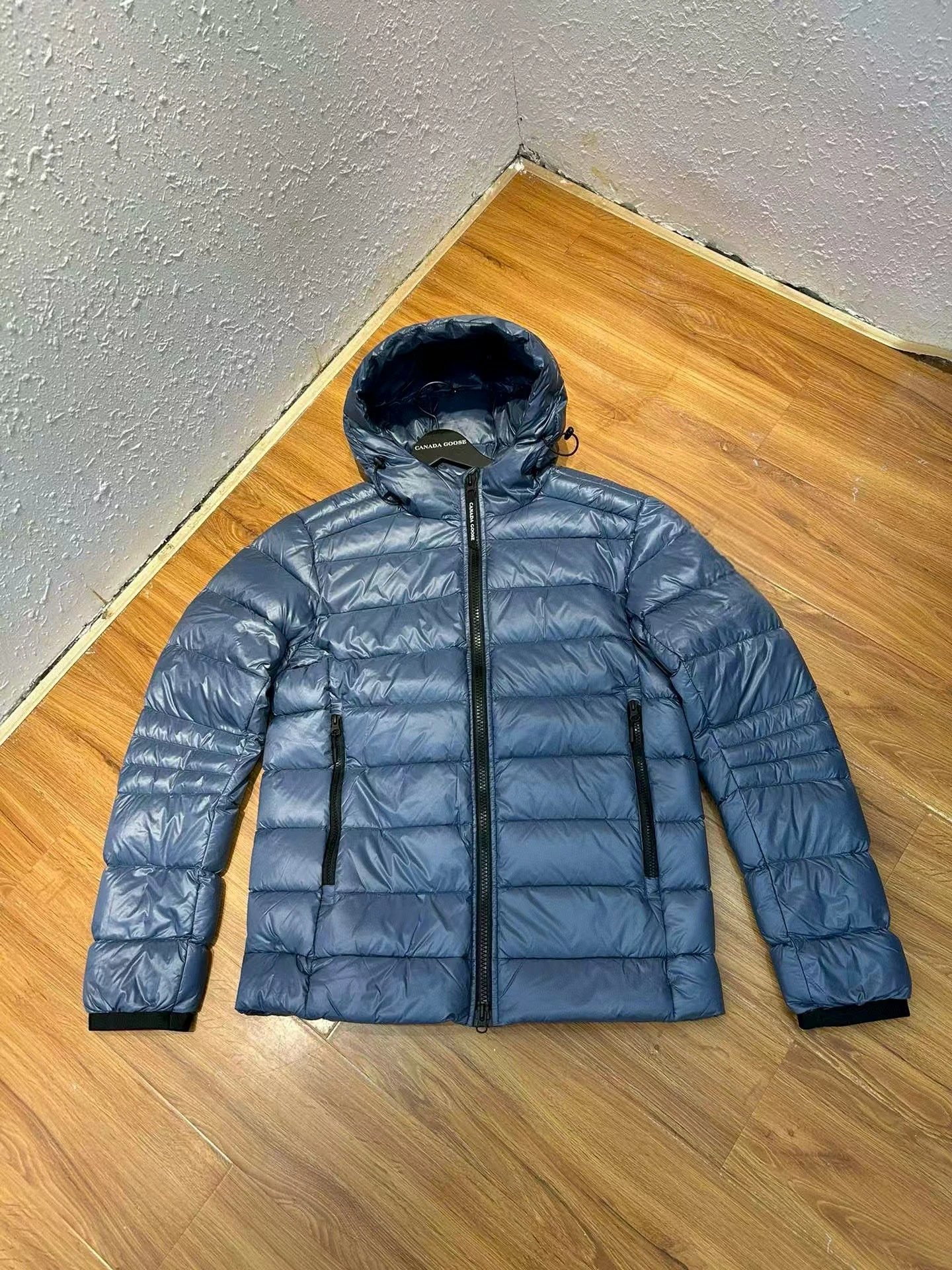 Canada Goose Crofton Hoodie — 2227 Oxygen Blue Red Label colorway — USFans Spreadsheet photo