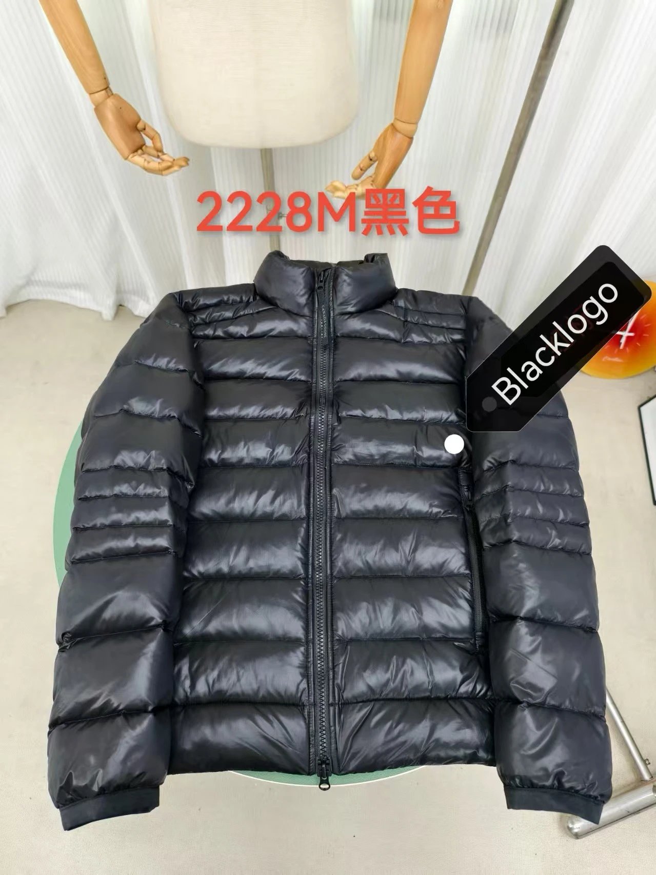 Canada Goose Crofton Hoodie — 2228 Black black label colorway — USFans Spreadsheet photo