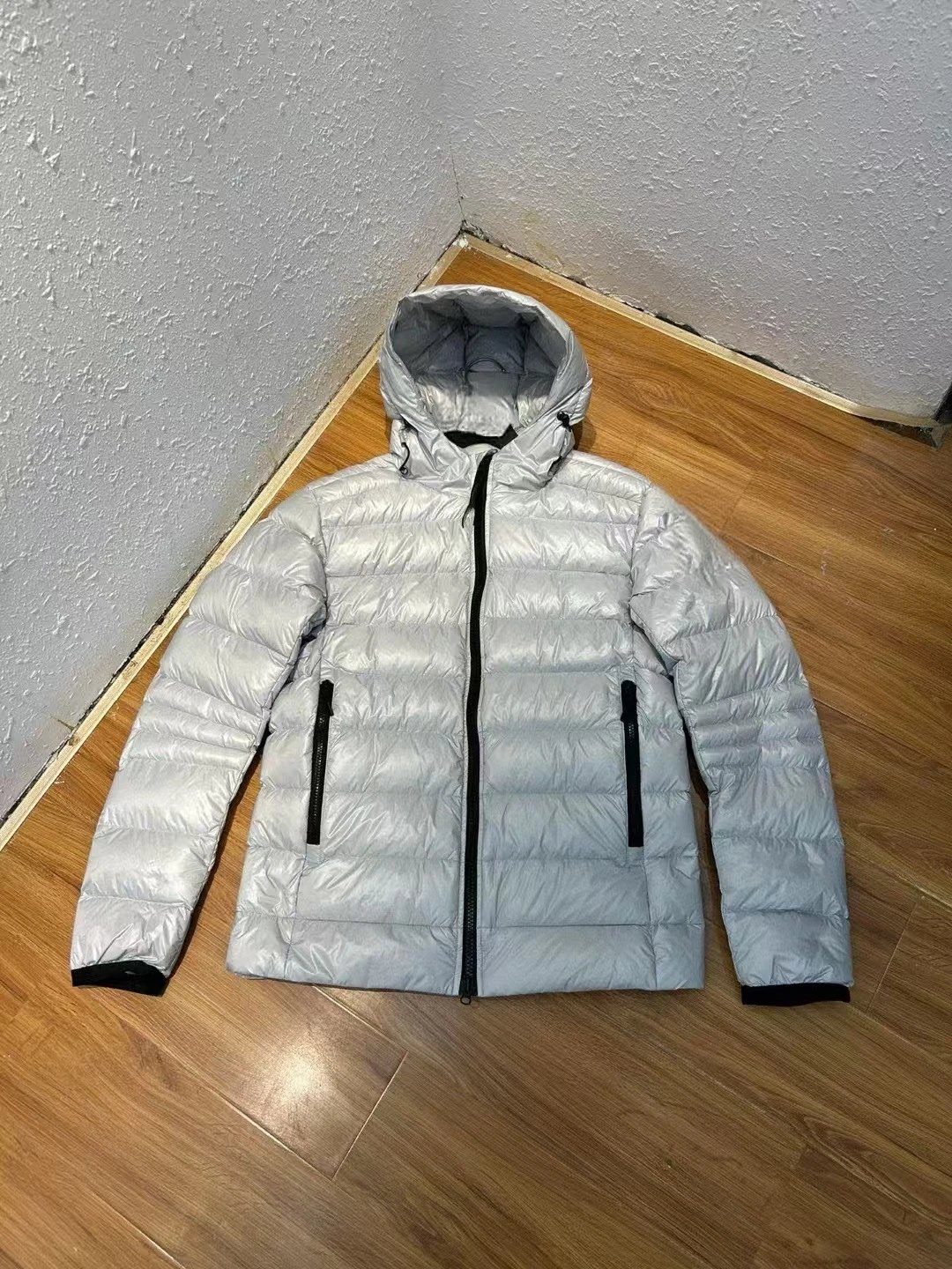 Canada Goose Crofton Hoodie — 2227 Silver Chinese Red Label colorway — USFans Spreadsheet photo
