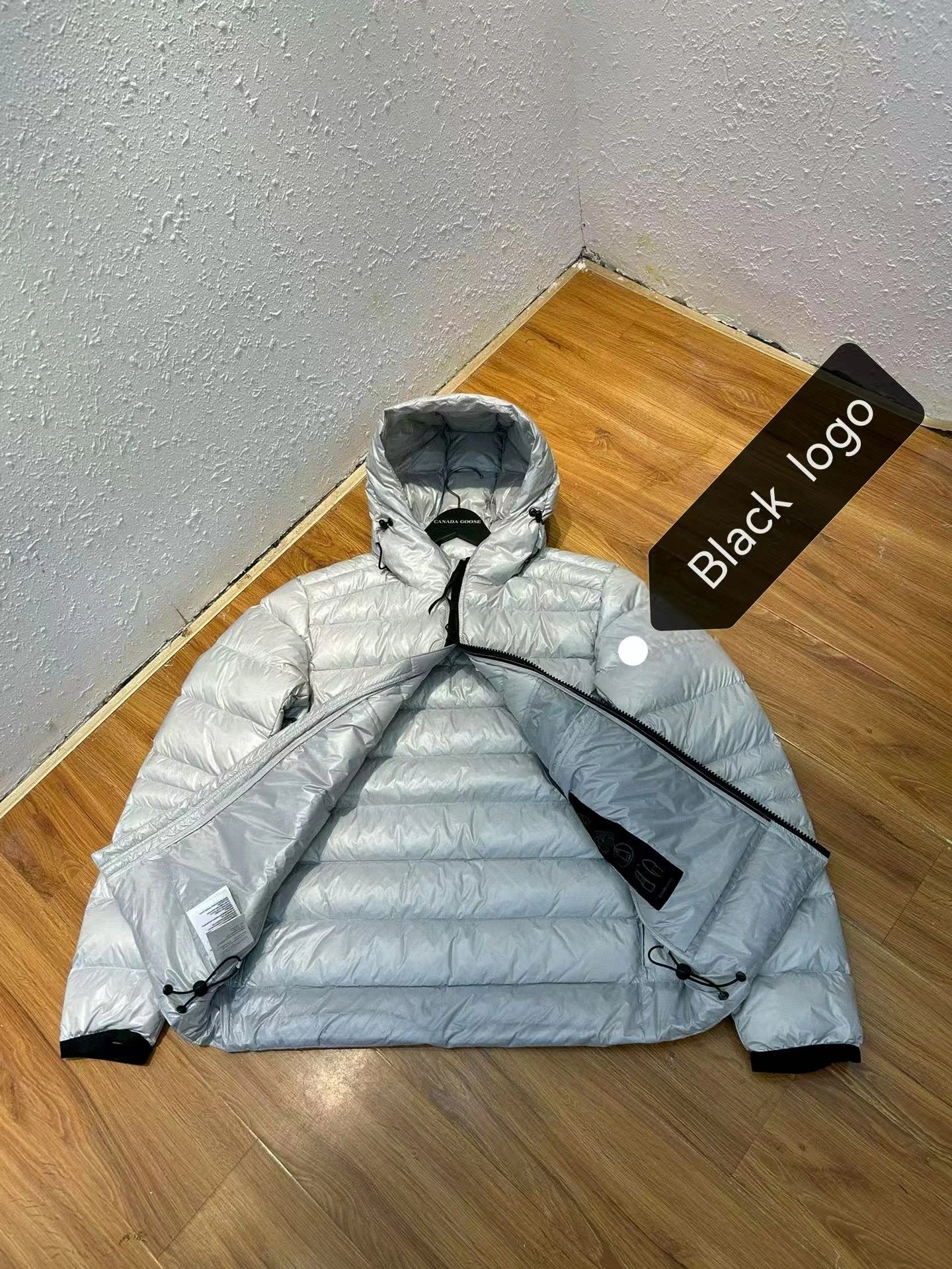 Canada Goose Crofton Hoodie — 2227 Silver color black label colorway — USFans Spreadsheet photo
