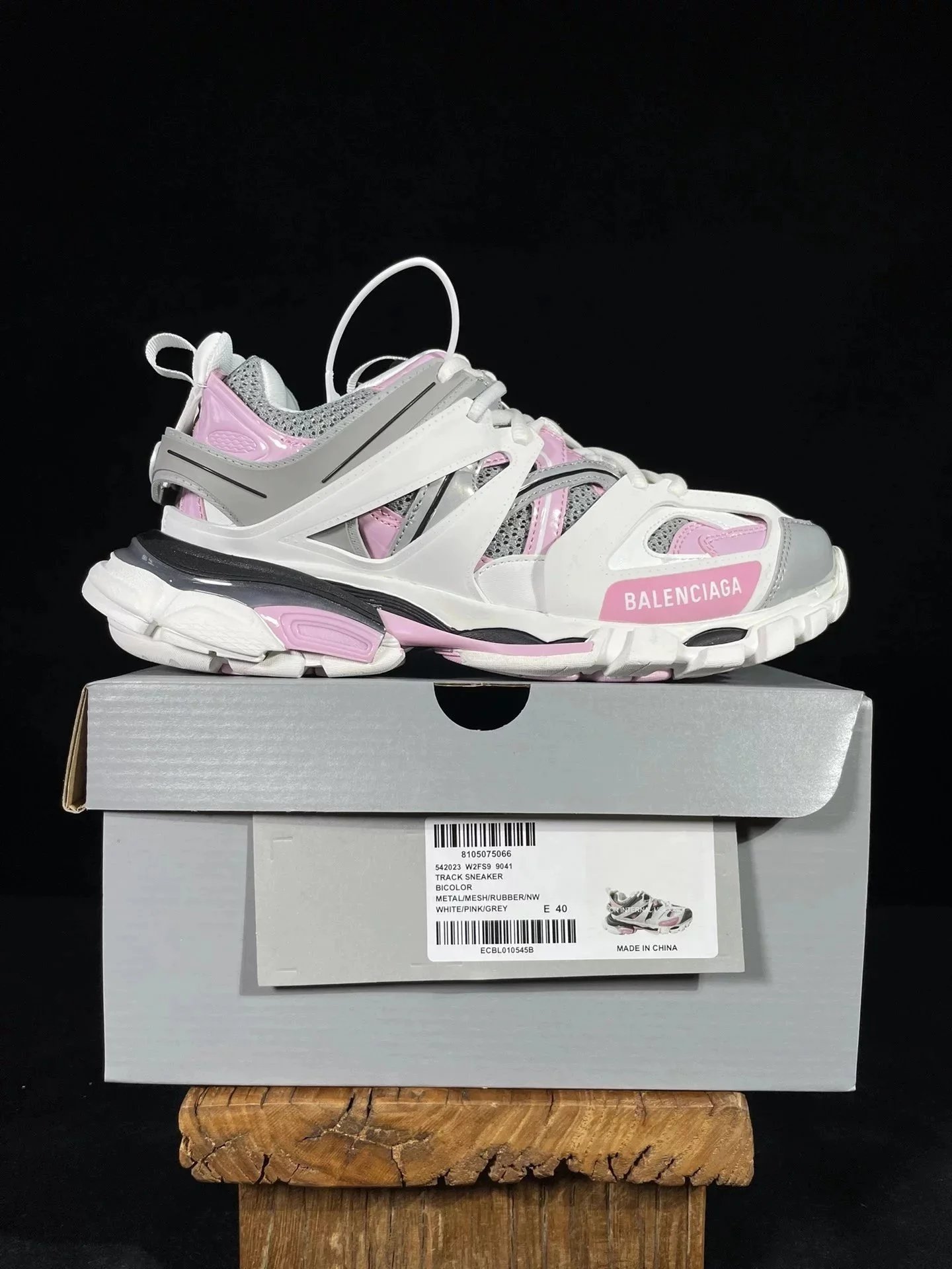 Balenciaga Track Sneakers — Three generations of white powder ash 99041 colorway — USFans Spreadsheet photo